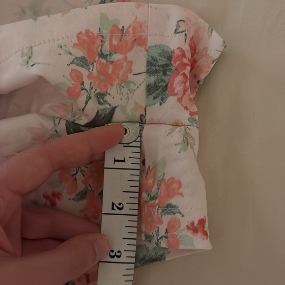 Francesca’s floral pleated shorts - Picture 6 of 6